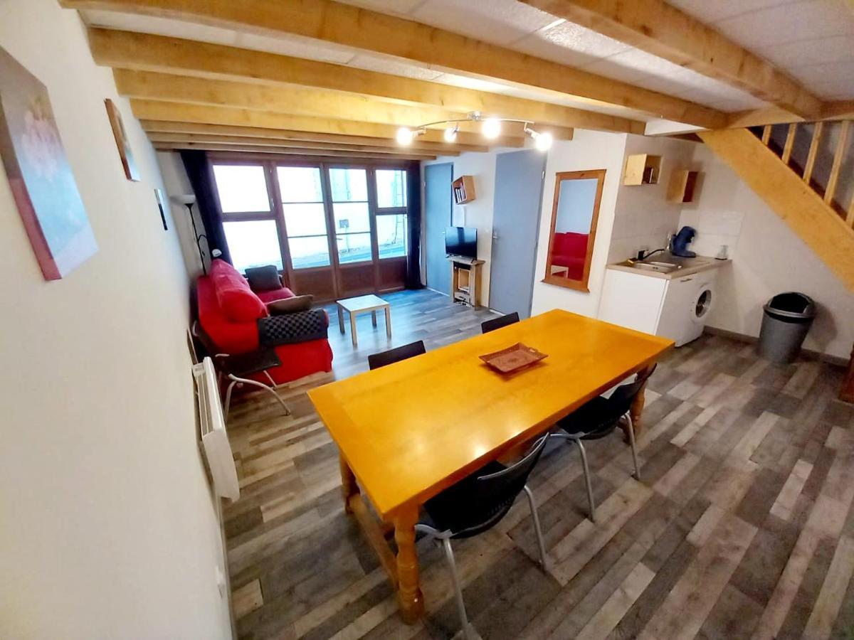 Maison De Ville Au Coeur Du Quartier Historique Oloron-Sainte-Marie Bagian luar foto